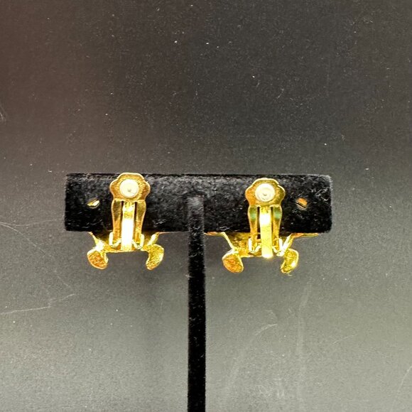 Maurice Milleur Gold-Plated Pewter Crab Clip-On Earrings - Picture 10 of 13